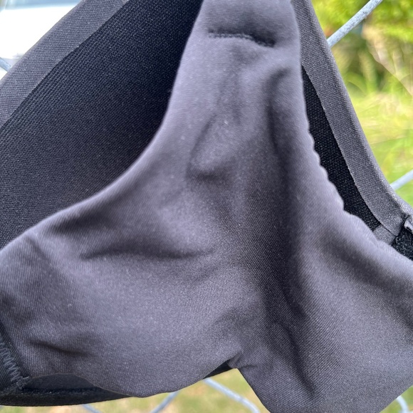 SKIMS fits everybody Tshirt bra - Picture 8 of 12